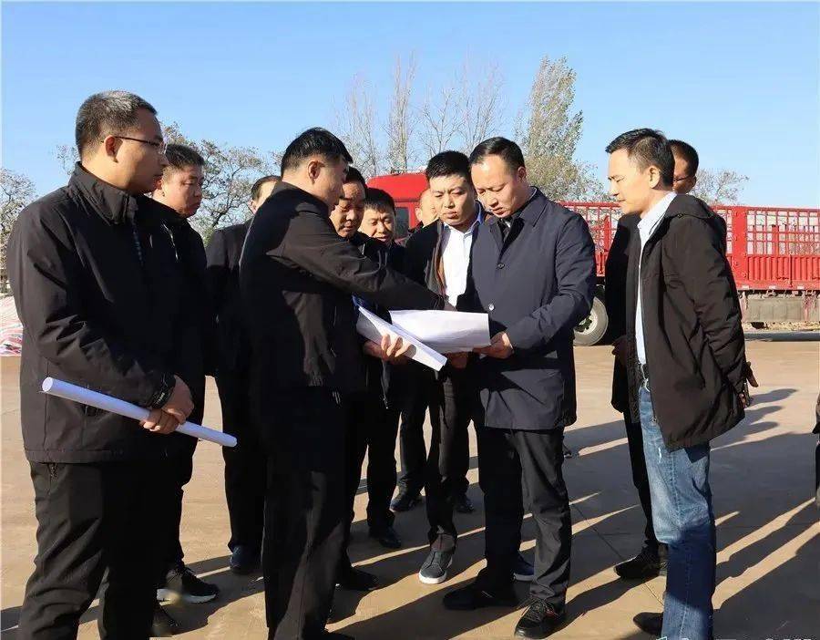 县委书记王景育陪同上海金丝猴食品股份有限公司董事长李旸到我县考察