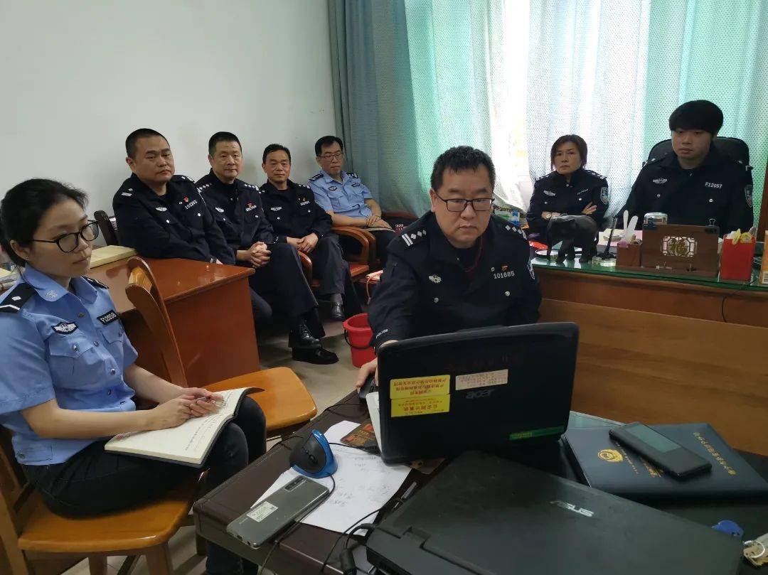 南宁这位民警,答应陪儿子参加活动,假已请好,可他却"爽约"了……_陈武