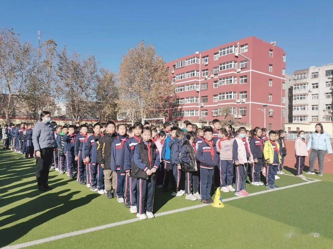 平阴县龙山小学举行2021年119消防安全应急疏散演练活动