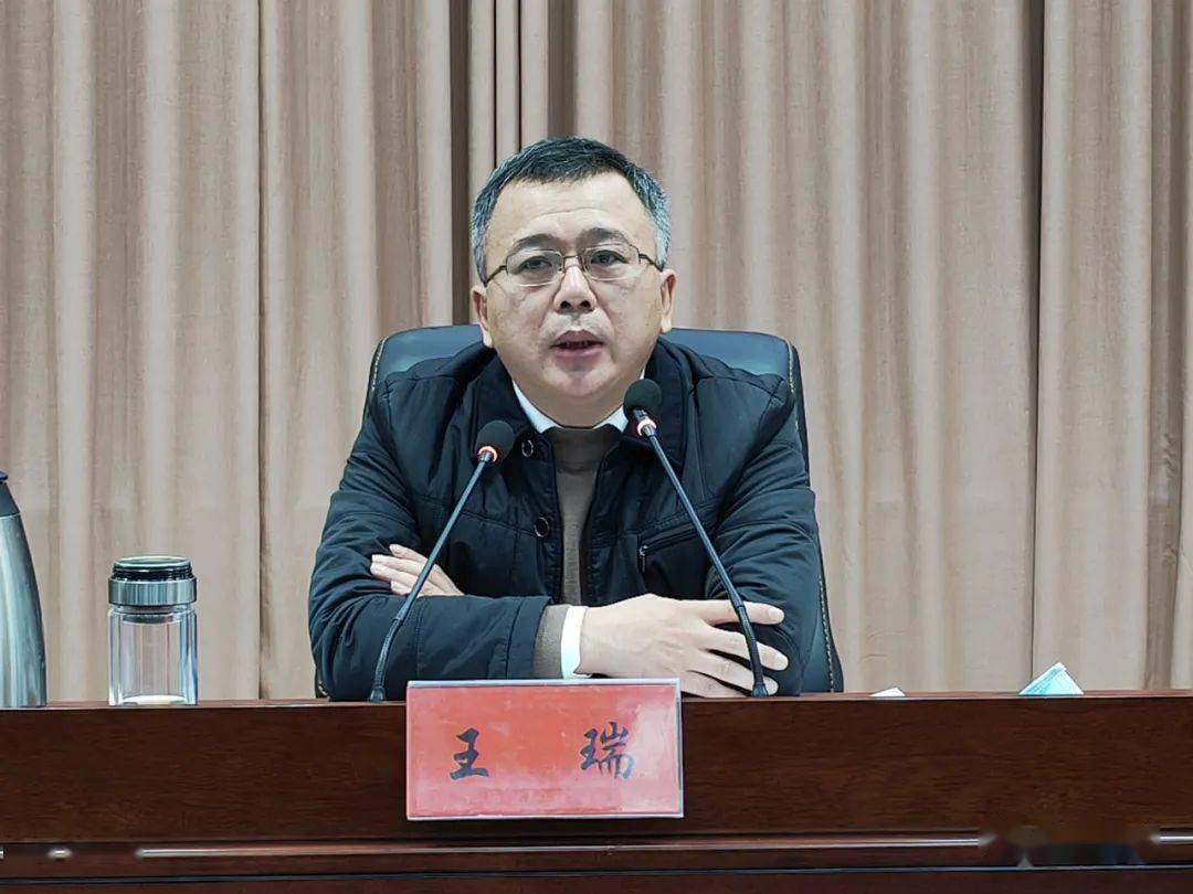 并安排下步工作;副县长刘海波通报了全县金融稳定工作情况;县产业集聚