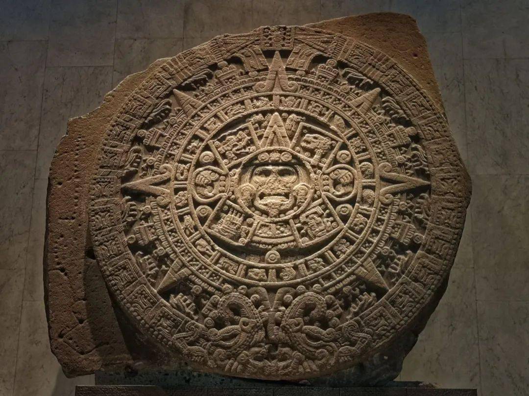 直到1790年,太阳历石才被挖掘出来,得以重见天日.