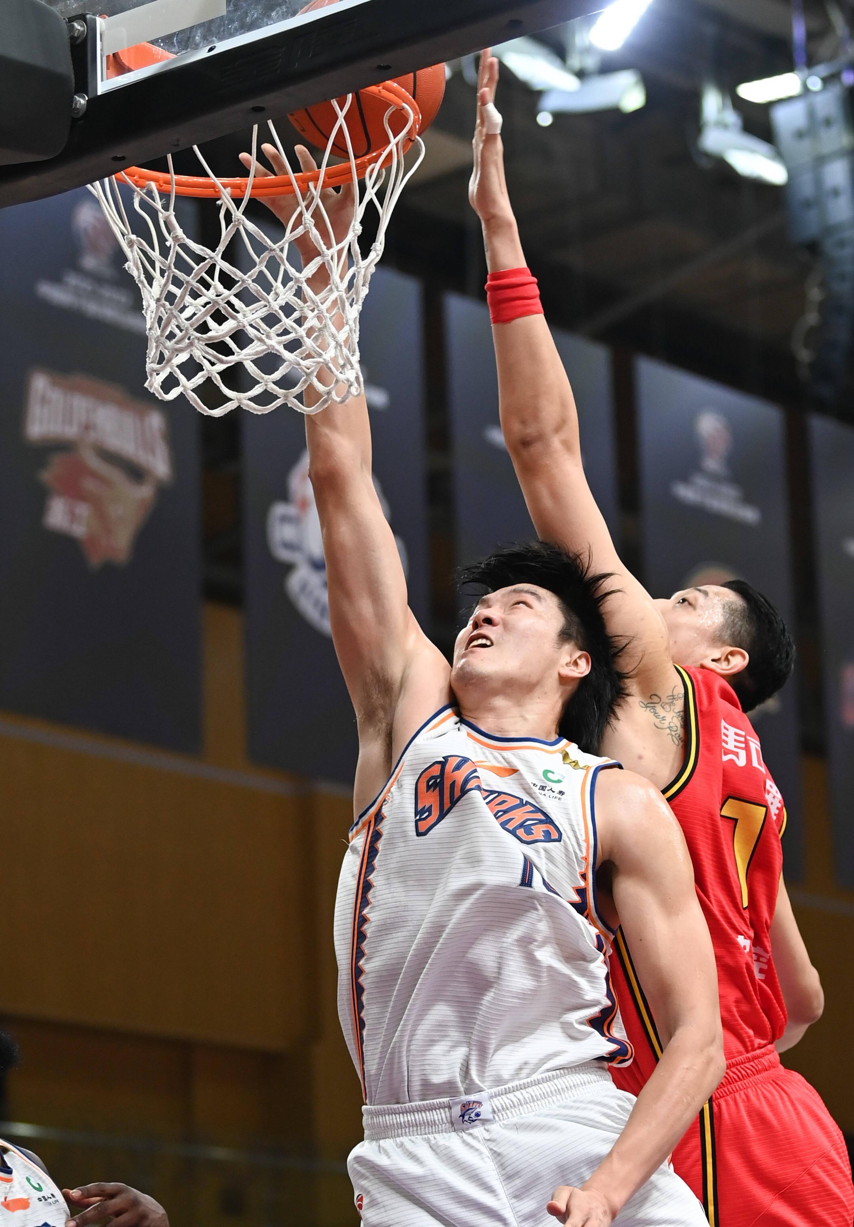 篮球——cba第一阶段上海久事不敌深圳马可波罗