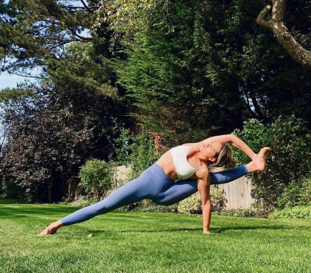 瑜伽老鸟看过来高难的毗奢蜜多罗式这样练简单多了