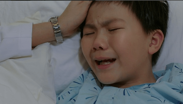 星空下的仁医剧中所有主角陷困境13岁小演员哭到观众心痛