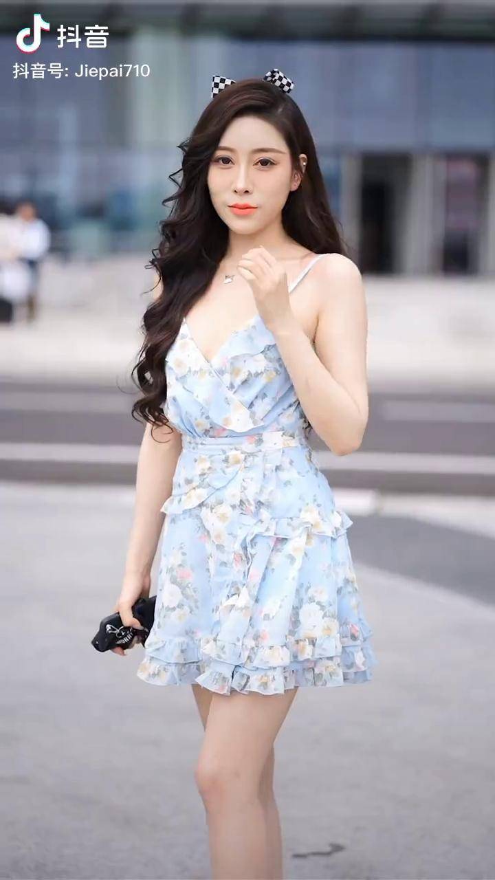 多少人喜欢微胖女孩街拍蜀都街拍