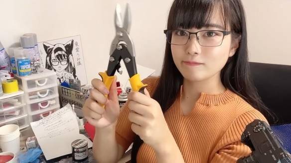 写真女优居然是模型改装达人这高达怎么这么大