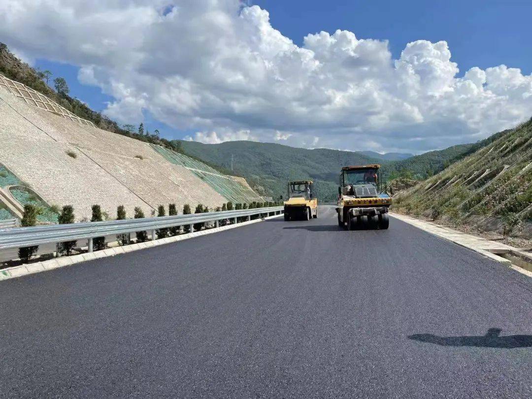 注意丽攀高速这个路段又有新进展啦