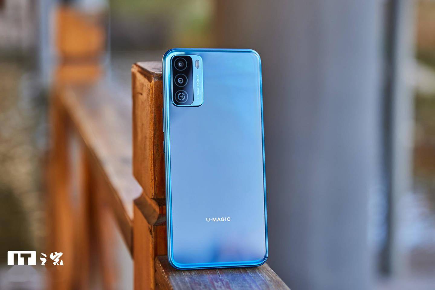 联通 U-MAGIC 优畅享 30e 5G 手机上手：做工扎实的千元机选手