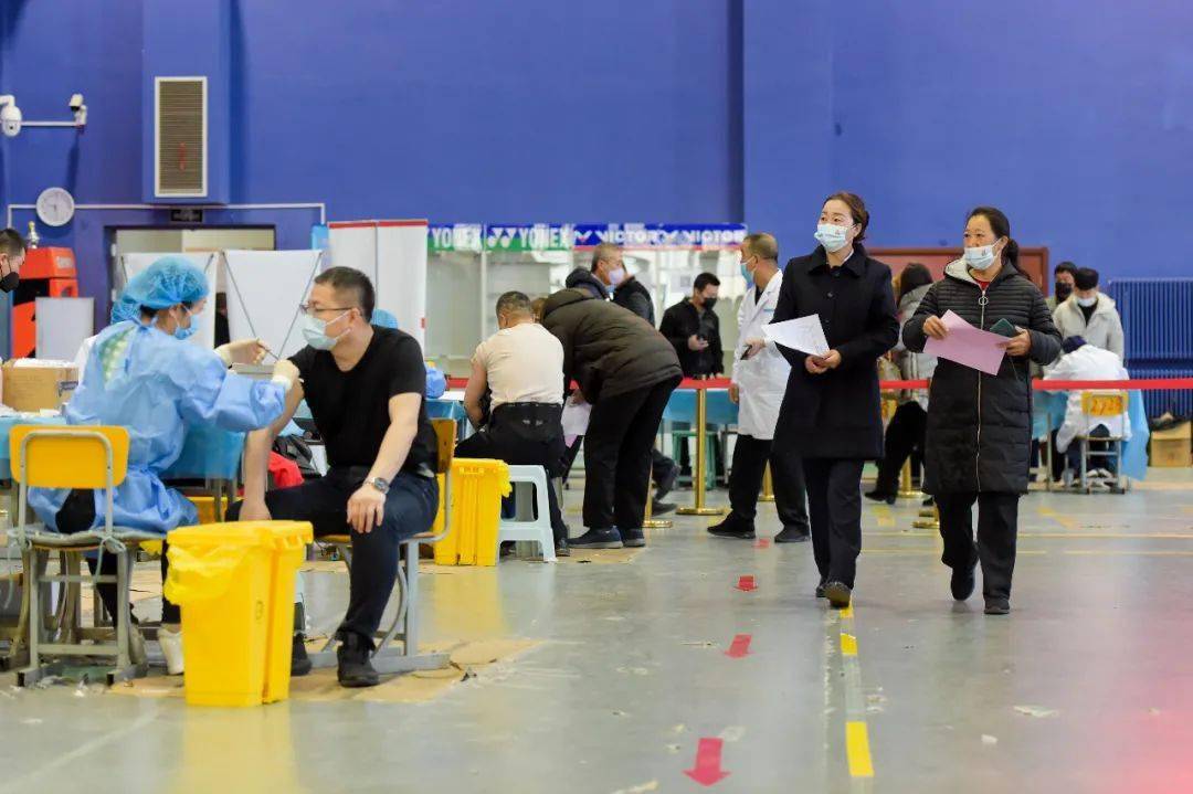 疫苗|为什么要打加强针？哪些人需要打？什么时候打？国家卫健委回应了