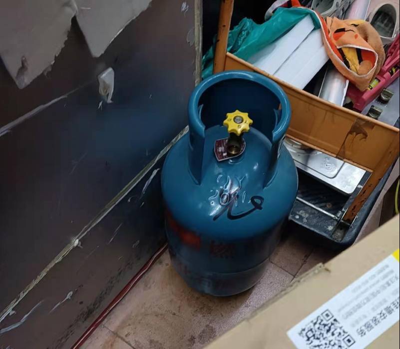 惠州瓶装燃气乱象调查 :粮油店卖燃气,旧瓶换新价差30元
