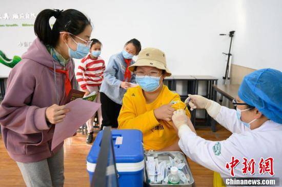 接种|太原小学生有序接种新冠病毒疫苗