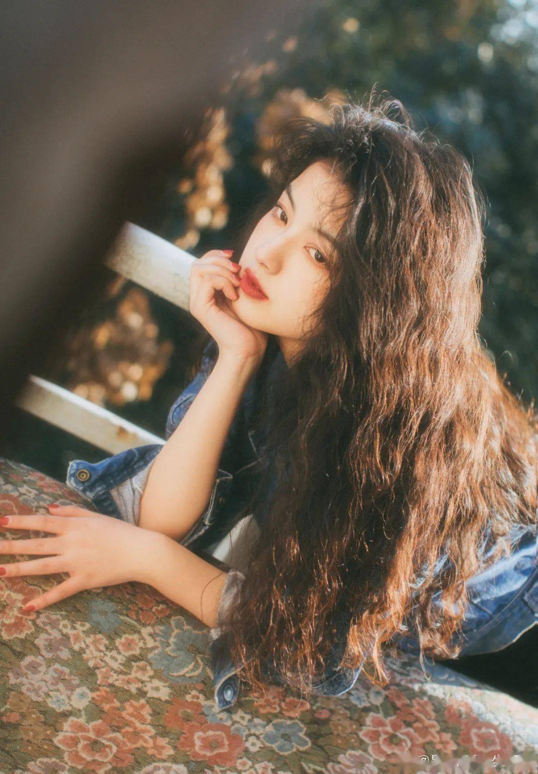 发型看了李庚希周雨彤的长发，我更想剪短头了
