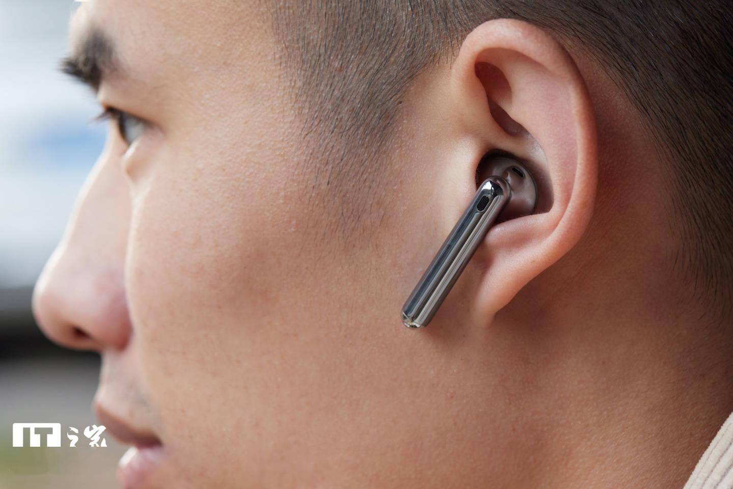 【IT之家开箱】华为 FreeBuds Lipstick 口红耳机图赏：声色由我