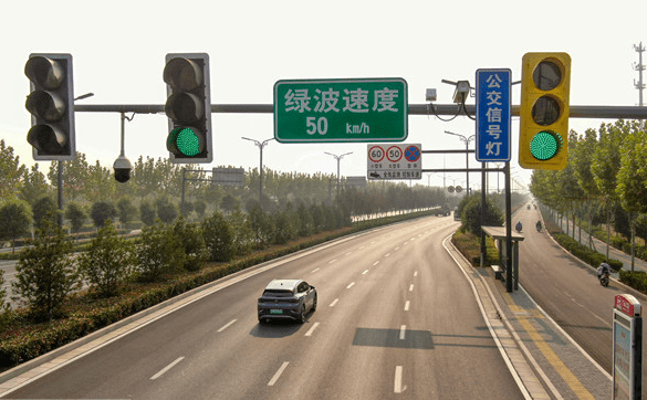 【话洛阳】在洛阳新伊大街,这样走一路绿灯!