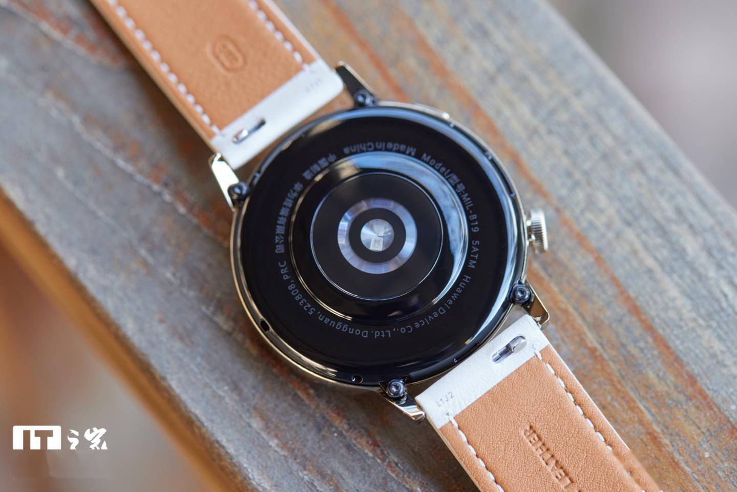 【IT之家开箱】华为 WATCH GT 3 系列图赏：屏占比更高