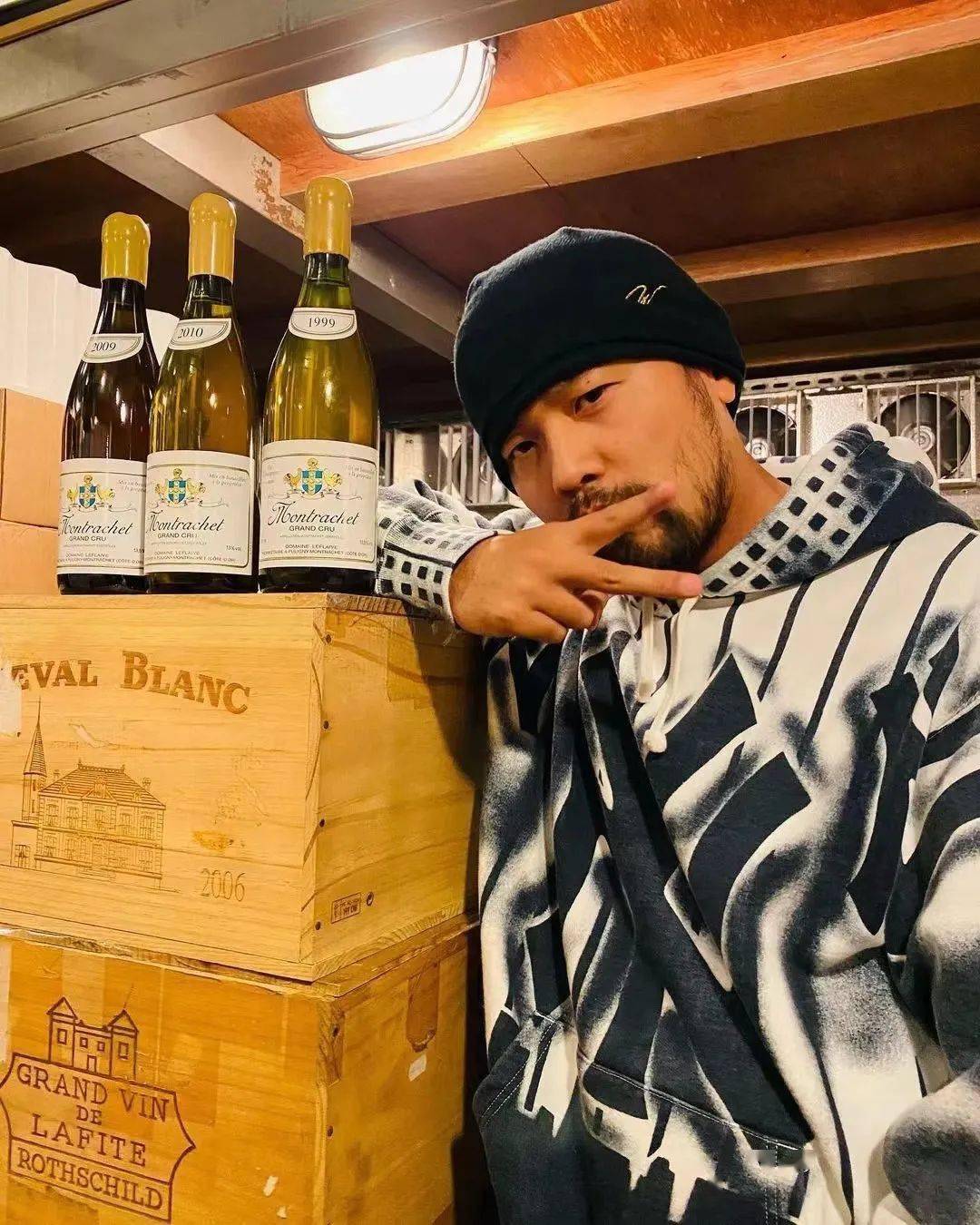 周杰伦又晒名酒啦?这次是双鸡酒庄!_ins