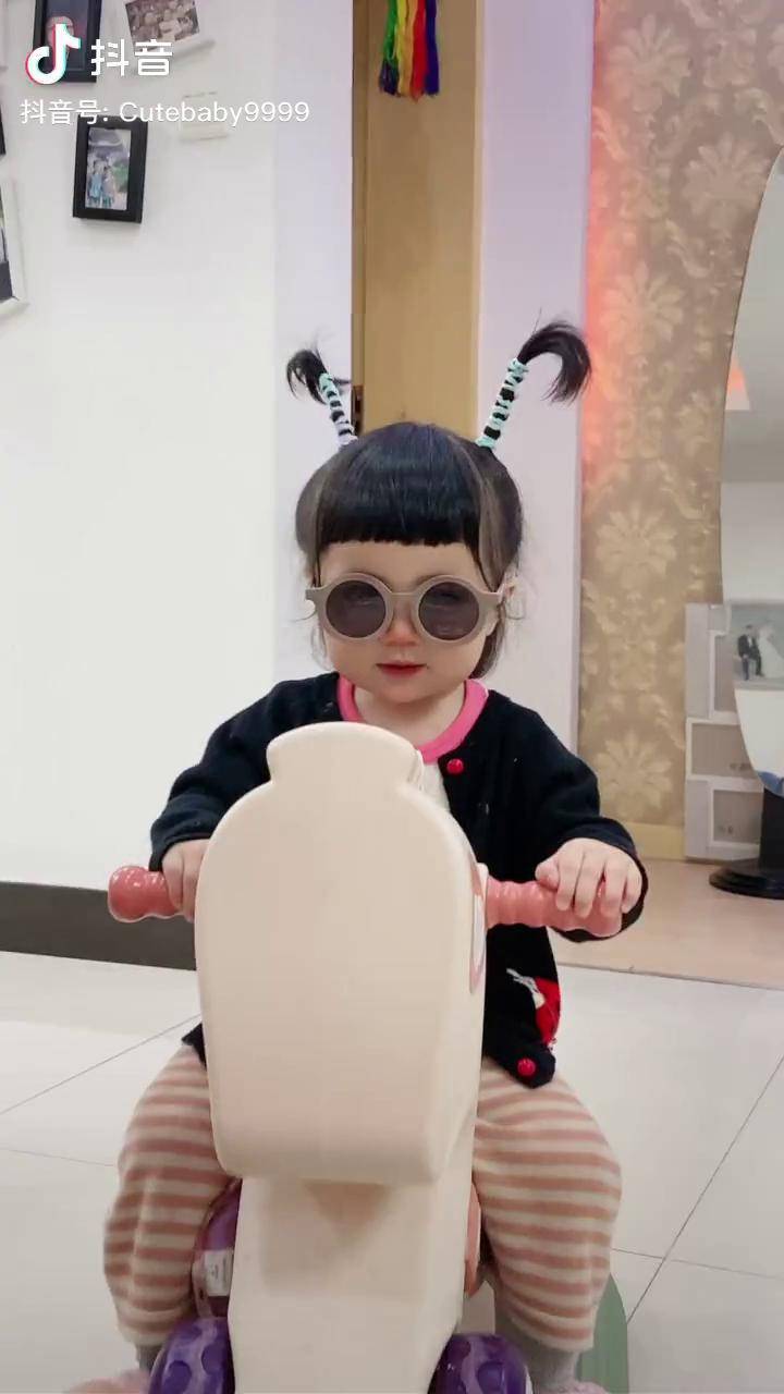 人类幼崽之冲天辫弹力摇!人类幼崽到底有多可爱 dou 小助手