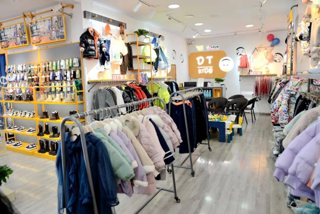 newopen央视动漫大头儿子小头爸爸原创童装品牌九襄店盛大开业