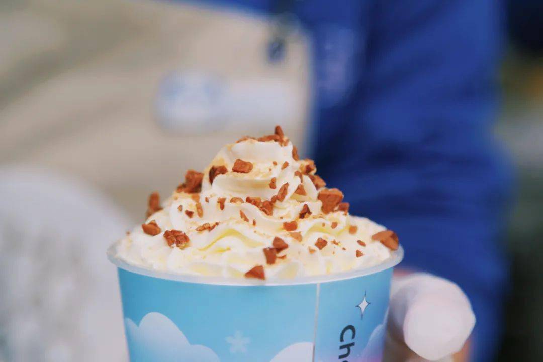 茶百道首款奶油顶来了我先喝为敬