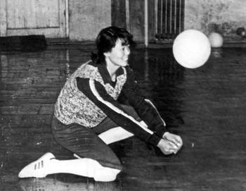 训练|40多年前珍贵照片：女排在湖南郴州进行“魔鬼训练”