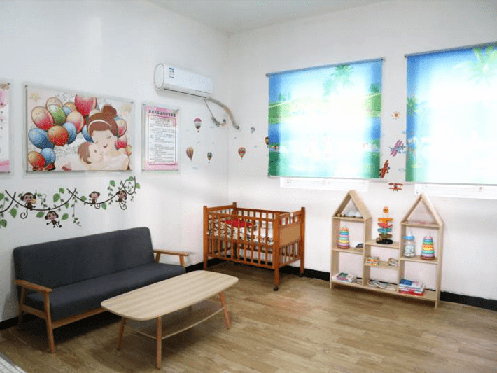 小小母婴室彰显大关爱④