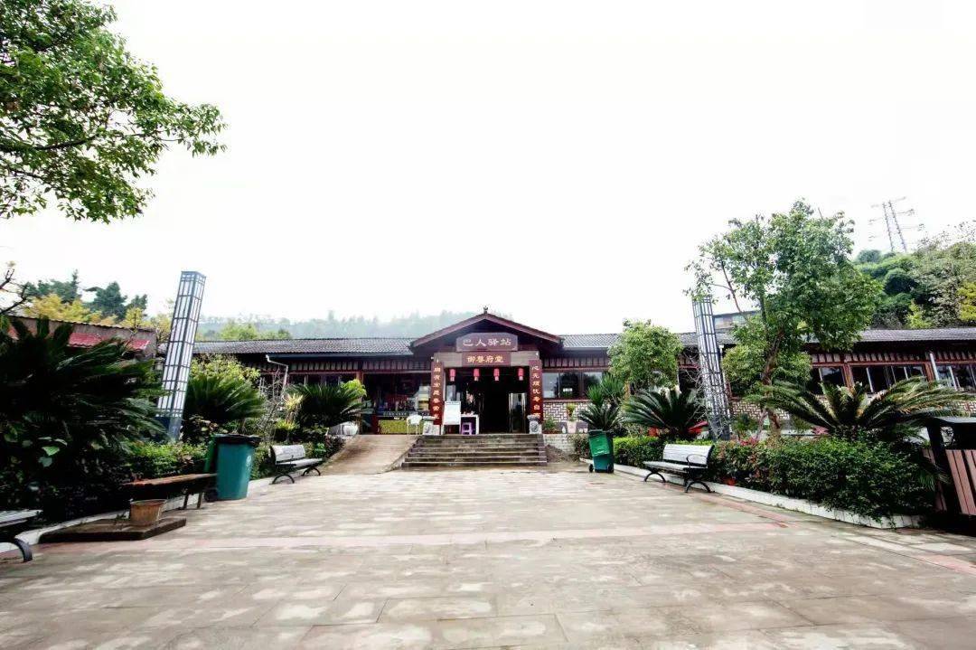 到金牛山庄来寻觅初冬的乐趣