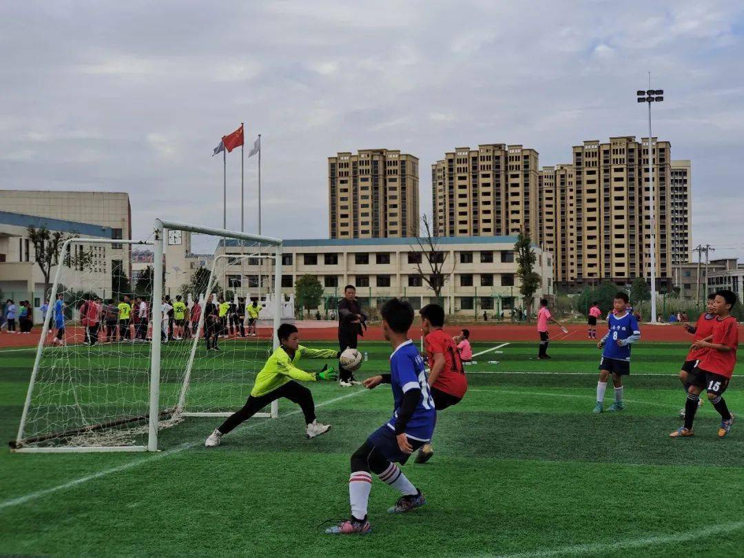 【本地】永丰县第六届中小学校园足球赛在欧阳修学校举行