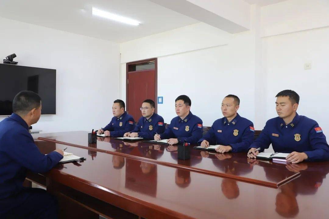 全体党员干部以刘明珠案为鉴,对照自身职责,深入反思式剖析,一致认为