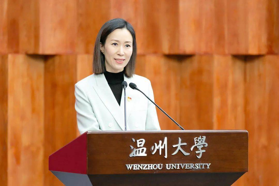 展现国际大爱,救死扶伤的第17批援中非医疗队医生张小花,她经历了疫情