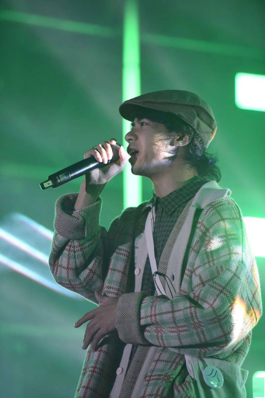 《再见杰克》的曲调里有一盏不灭的青春周哲瑜用慵懒的嗓音向过去告别