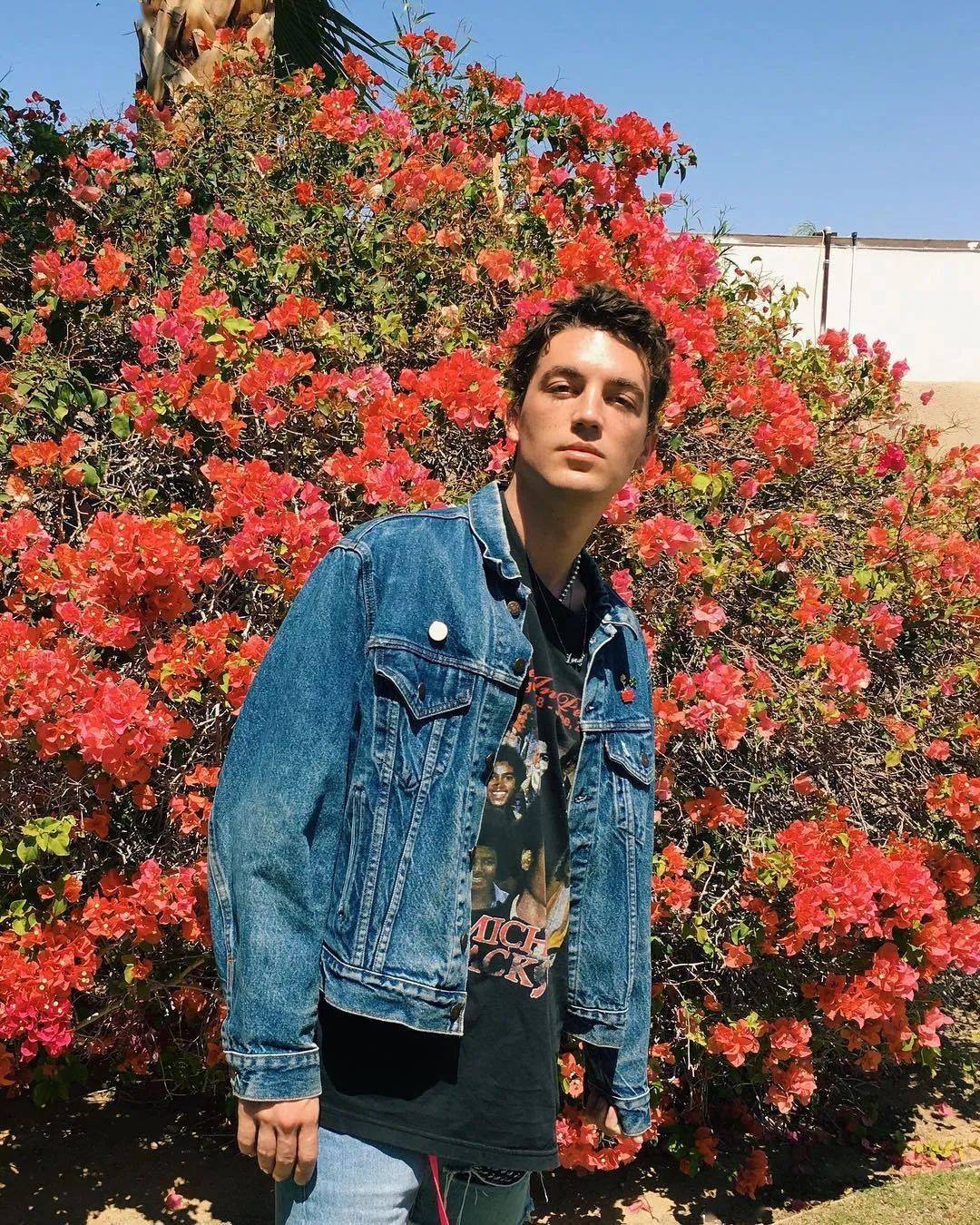 KleinLANY帅哥主唱代言香水，出道前曾是职业模特！