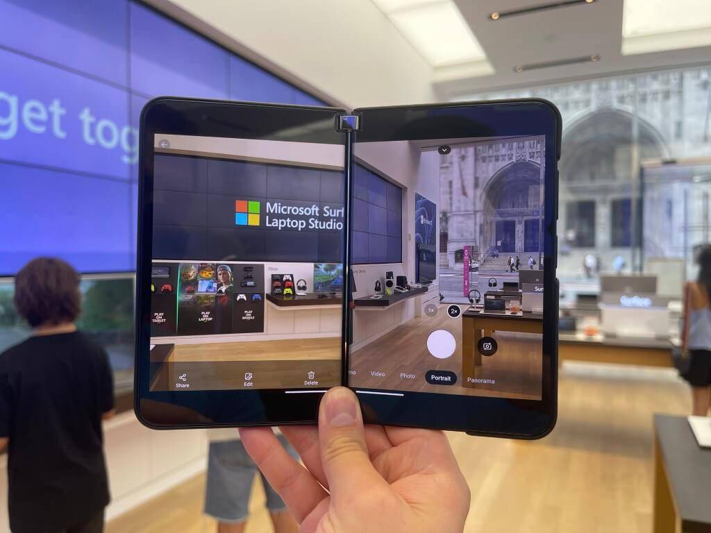 微软 Surface Duo 2 双屏安卓手机推送 2021.830.19 系统更新