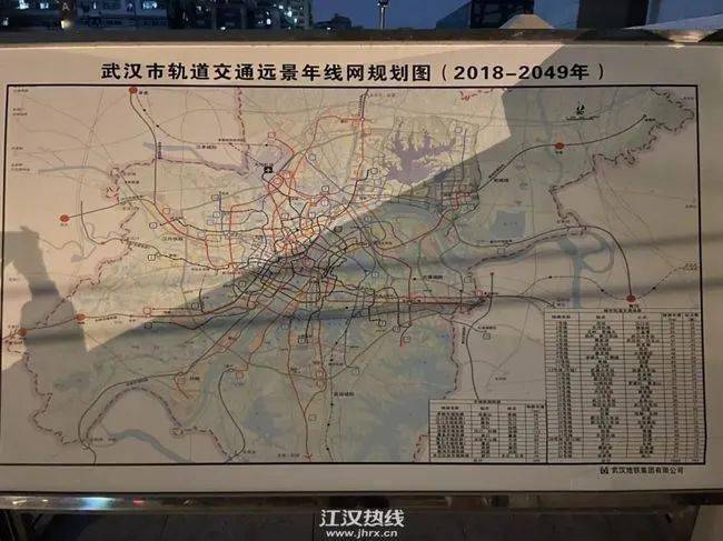终点仙桃,全长74公里,其中距离仙桃最近的地铁10号线起点设在常福