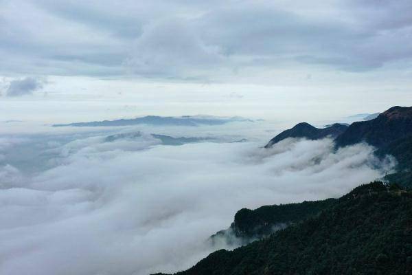 萍乡|仙气“四溢” 江西武功山雨后初霁云海浩渺