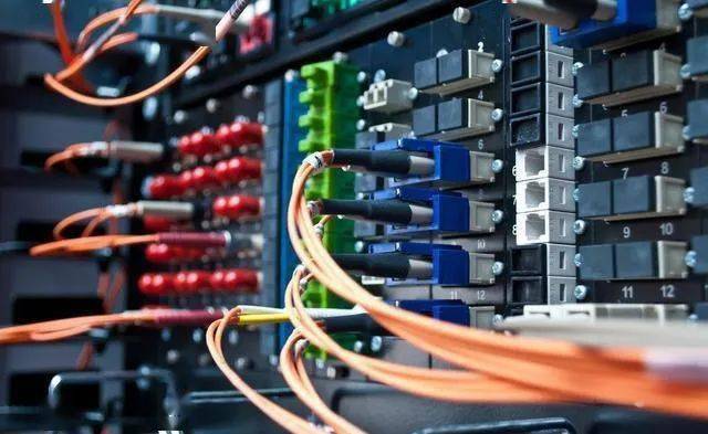 USB都换了7代了，网线怎么还和30年前一个样？