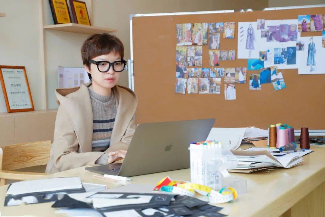 怎么突然美成王祖贤了?