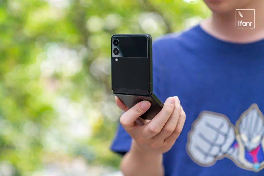 不用再期待 Pixel Fold，即使是 Google 也玩不转折叠屏