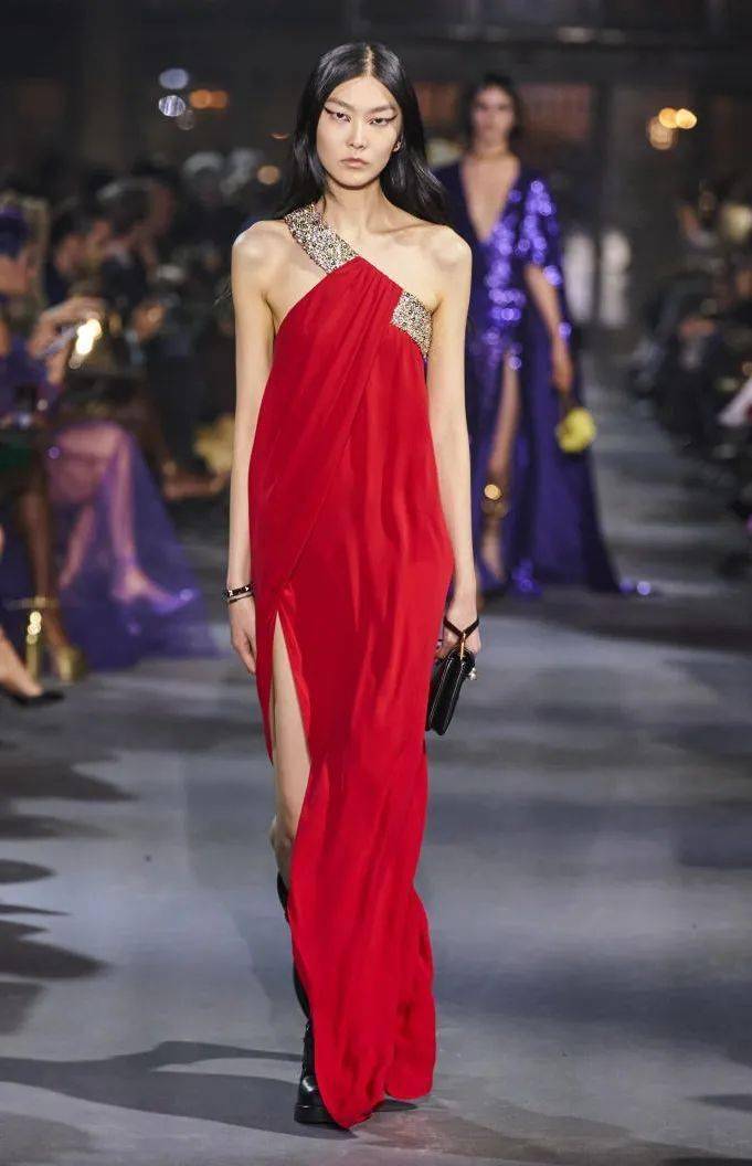 色调 2022春夏女装流行色T台分析