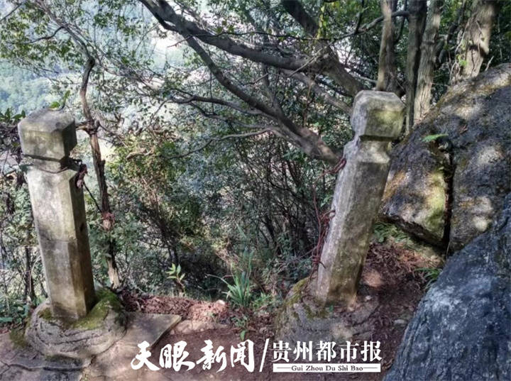 【天眼问政】黔灵山公园这段石阶防护栏上没有防护绳 公园管理处：近期维修