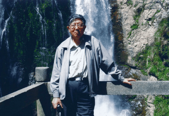 人教童书有他的3册配套读物出版!_张秋生