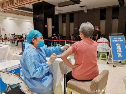向医生|老年人也应尽快尽早接种新冠疫苗