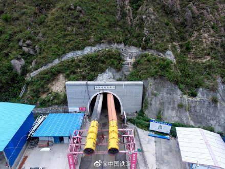 邓家湾隧道平导顺利贯通