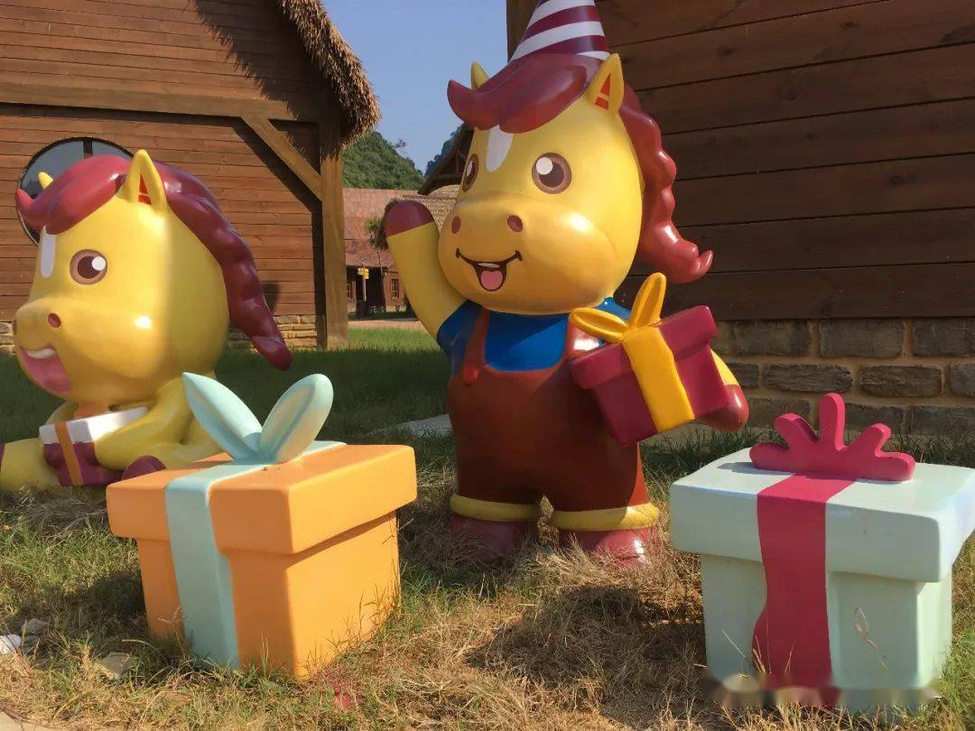 德保矮马王国项目是德保县重点推进的旅游重大项目之一.