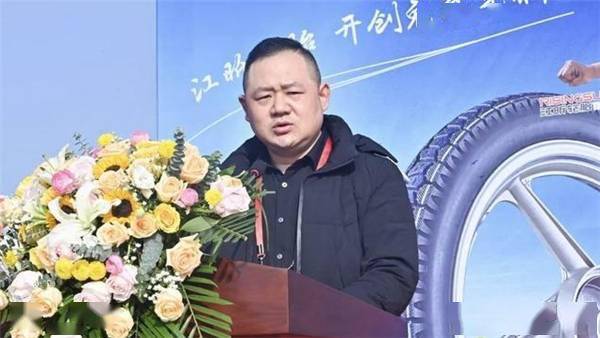 活动启动当天,邳州市人民政府副市长李鹏飞致开幕辞并表示"鼓励电动车