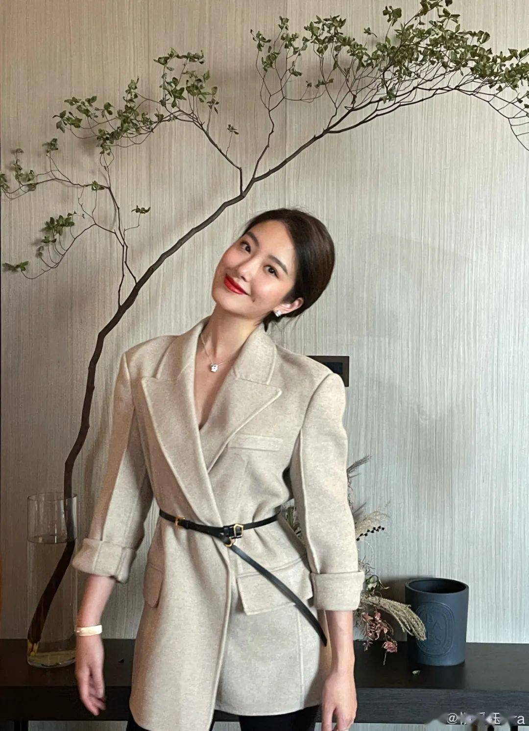 四类大姐姐风穿搭学会了撩人又迷人气场增强100倍