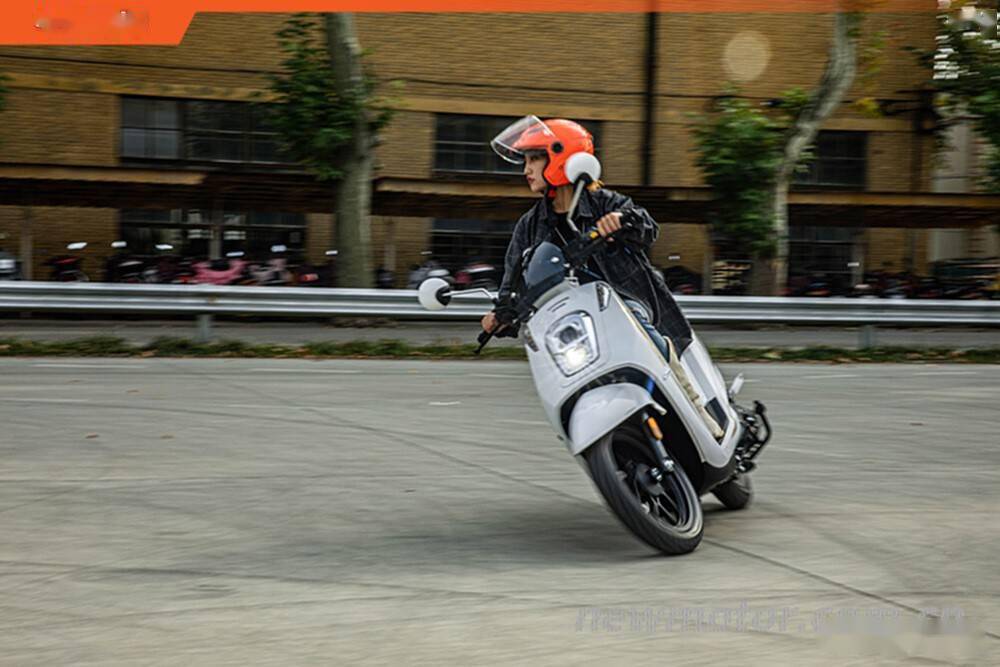 大阳viball(v跑)125解析|或是配置最高的125级踏板