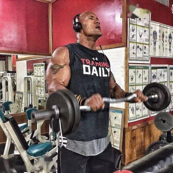 Sean|作死小伙挑战巨石强森5000卡饮食，结果吃到吐了......