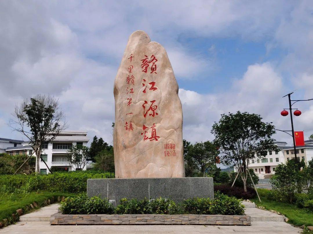 冬种油菜春赏花,在赣江源镇,油菜不仅是油料作物,更是带动村集体经济