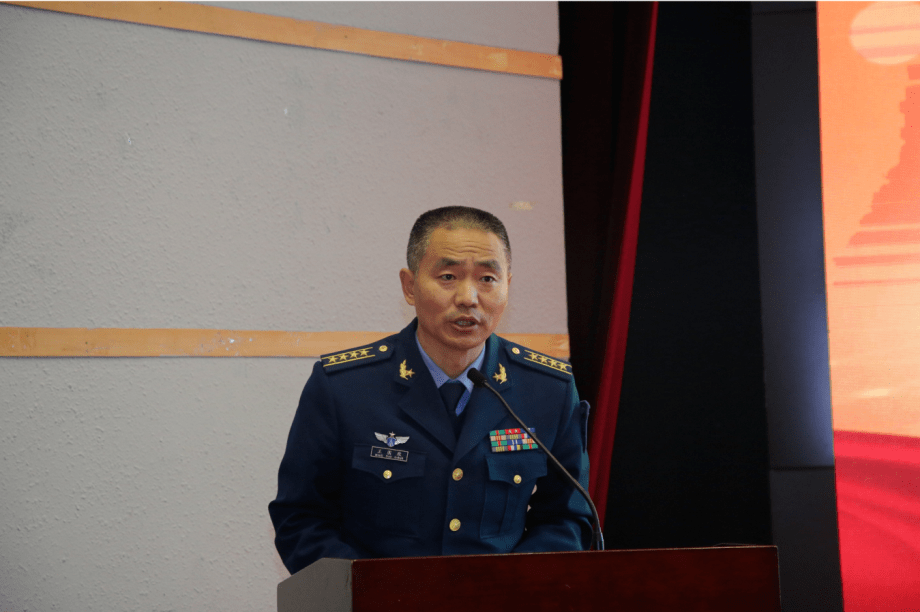 基础医学院王国政政委提出,学院要继续围绕"管理育人"这个话题,交流