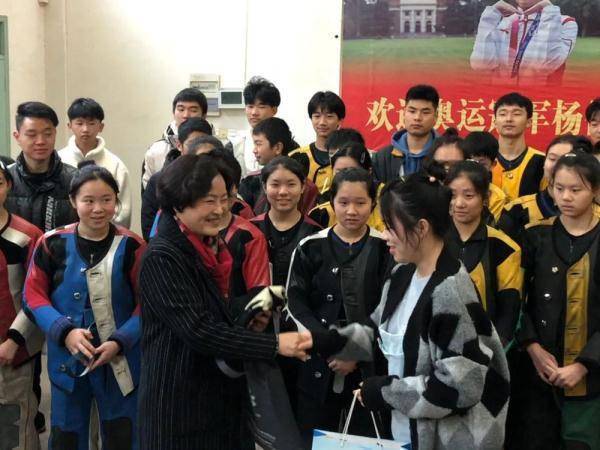 心声|获表彰、种希望、吐心声，杨倩回到最初起点，传承榜样力量！